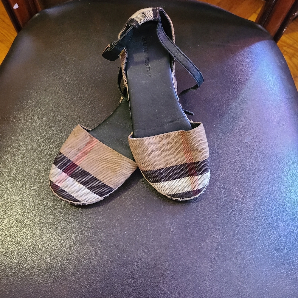 Burberry kids shoes BEIGE/BLACK & WHITE SIZE 1
